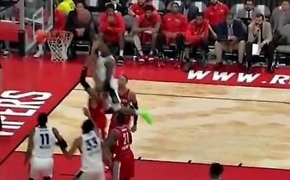 Απίστευτο κάρφωμα του Ντάριους Τζόνσον-Όντομ! (video)