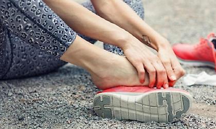 Σε πονάνε τα πέλματά σου; Δες τι πρέπει να κάνεις