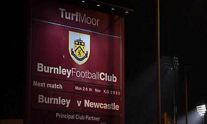 Απρόοπτο στο Μπέρνλι-Νιούκαστλ, μετατέθηκε η σέντρα του αγώνα