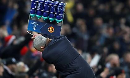 Τα έσπασε στην κυριολεξία ο Μουρίνιο! (video)