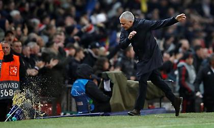 Απάντησε σε Λίνεκερ και Σκόουλς ο Μουρίνιο: «Θέλω να στείλω ένα μήνυμα σε αυτούς που με αγαπούν...»