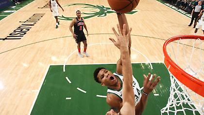 Η εμφάνιση-ρεκόρ του Γιάννη κόντρα στους Μπουλς (video)