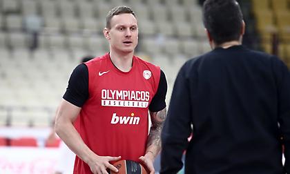 Οι απαντήσεις του Τίμα στο ερωτηματολόγιο του Ολυμπιακού (video)