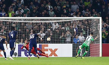 Πέναλτι ο Σισέ, κράτησε το μηδέν με εκπληκτική διπλή απόκρουση του Σα (video)