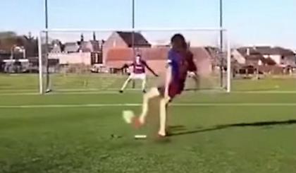 Η Ισπανίδα που μιμείται Μέσι, Κριστιάνο και Νεϊμάρ