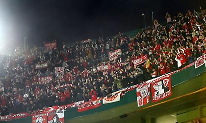 Η «ερυθρόλευκη» εξέδρα στην Ανδαλουσία! (pics)