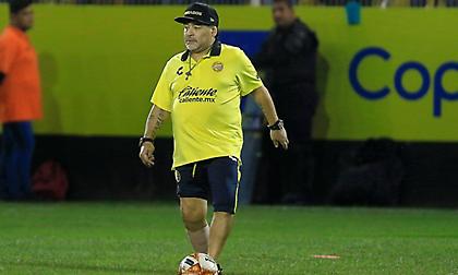 Έξαλλος ο Μαραντόνα για τον ορισμό του τελικού Ρίβερ-Μπόκα στη Μαδρίτη