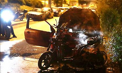 Επεισόδια έξω από το ΣΕΦ - Κάηκαν αυτοκίνητο και μηχανάκι (pics)