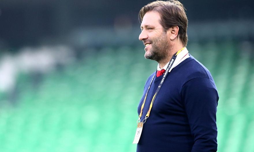 Τα δίνει όλα για σέντερ φορ ο Ολυμπιακός