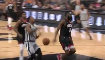 Το no look κλέψιμο του Χάρντεν (video)