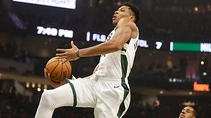 Αντετοκούνμπο: «Προσπαθώ να μην σκέφτομαι το βραβείο του MVP, αλλά τρόπους να γίνομαι καλύτερος»