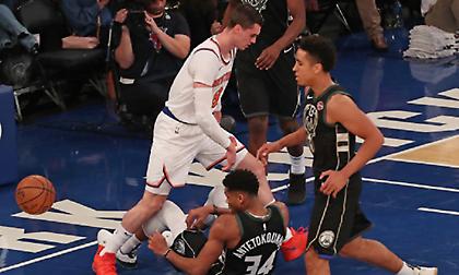 Χεζόνια για Αντετοκούνμπο: «Δεν θέλω να είμαι ασεβής, αλλά αν φοβάσαι, δεν κάνεις για εδώ»