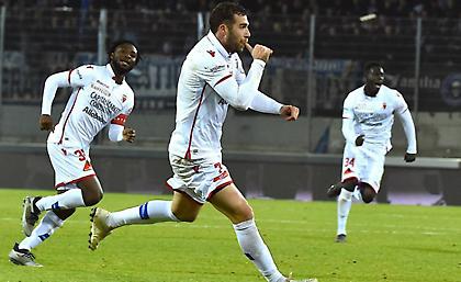 Απίθανο γκολ με «ρουλέτα» και βολίδα από Κασάμι (video)