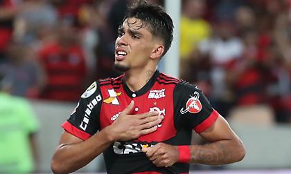 Έκλαψε στο τελευταίο του παιχνίδι με τη Φλαμένγκο ο Πακετά