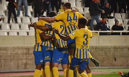 «Πεντάστερος» ΑΠΟΕΛ σκόρπισε τον Απόλλωνα!