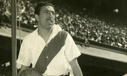 Άνχελ Λαμπρούνα: Ο πιο πιστός «στρατιώτης» του σπουδαιότερου ποδοσφαιρικού «πολέμου»