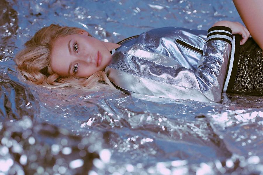H πρωταγωνίστρια του Riverdale στην καλύτερη φωτογράφιση της