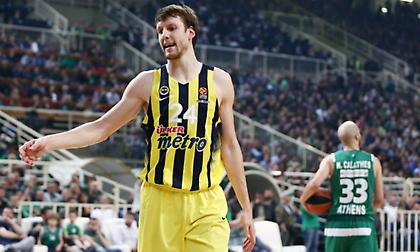 Ο Βέσελι την τάπα της αγωνιστικής της Ευρωλίγκας με... θύμα τον Γκιστ (video)