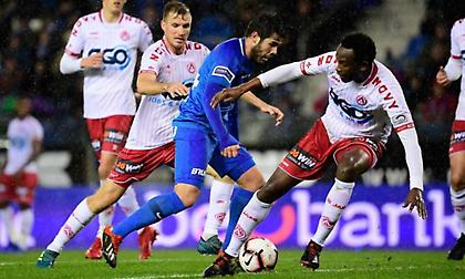 «Γκέλαρε», αλλά παραμένει πρώτη η Γκενκ