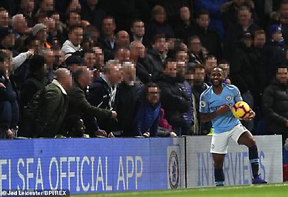 Ρατσιστική επίθεση οπαδού της Τσέλσι σε Στέρλινγκ (video)