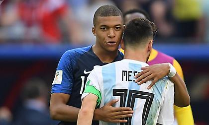 Εμπαπέ: «Ποτέ δεν είπα αυτά τα πράγματα για τον Μέσι»