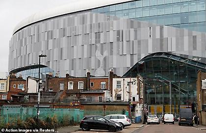 Κίνδυνος να μπει ακόμη αργότερα στο γήπεδό της η Τότεναμ