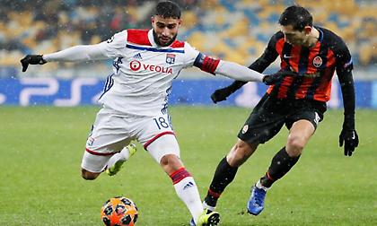 Όρθια στο χιονισμένο Κίεβο και στους «16» η Λιόν, πρωτιά με Σανέ η Σίτι