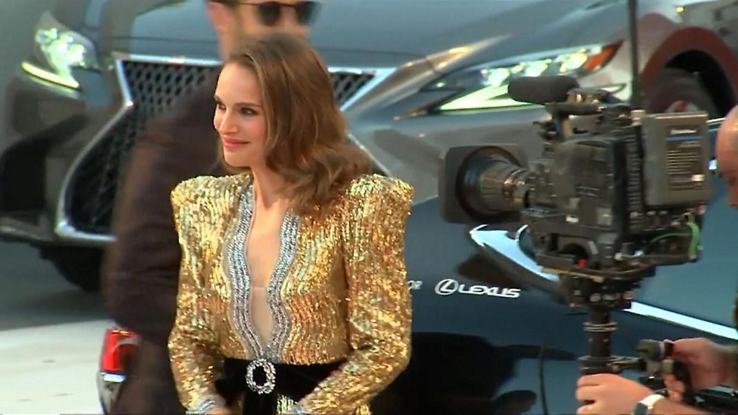 Νάταλι Πόρτμαν: Ένιωσα άνετα να παίξω δίπλα στον Τζουντ Λο