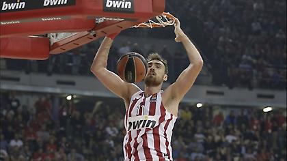 Με Μιλουτίνοφ και το «buzzer beater» του Καμπάτσο στην κορυφή του TOP10 (video)