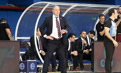 Μανωλόπουλος: «Δεν ήξερα αν έπρεπε να… πλακώσω τους παίκτες ή να τους αγκαλιάσω!»