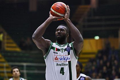 Διασυρμός για Αβελίνο, άποντο ντεμπούτο για Πάτρικ Γιανγκ