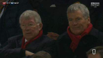 Κοίταζε περίλυπος και απογοητευμένος ο Φέργκιουσον (video)