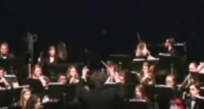 Viral: Προσοχή στις ιπτάμενες… νότες – Βίντεο που θα σε λυγίσει απ’ τα γέλια (vid)