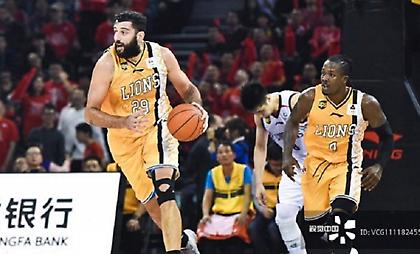 Ο Μπουρούσης σε ρόλο πλέι μέικερ (pic)