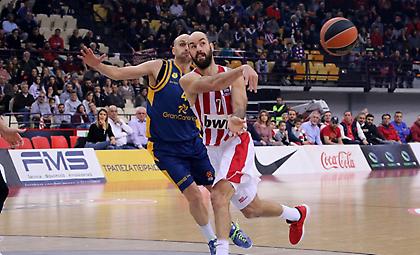 Ο χαμαιλέων Ολυμπιακός και η μοναδική παραφωνία του