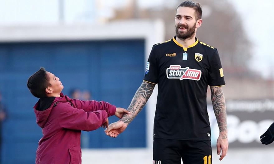 Μέσα οι Μάνταλος, Άλεφ, εκτός για θεραπεία ο Λιβάγια