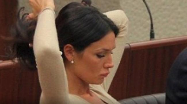 Τρελαίνει κόσμο: Ελληνίδα πολιτικός είναι ανάμεσα στις 10 πιο σέξι παγκοσμίως