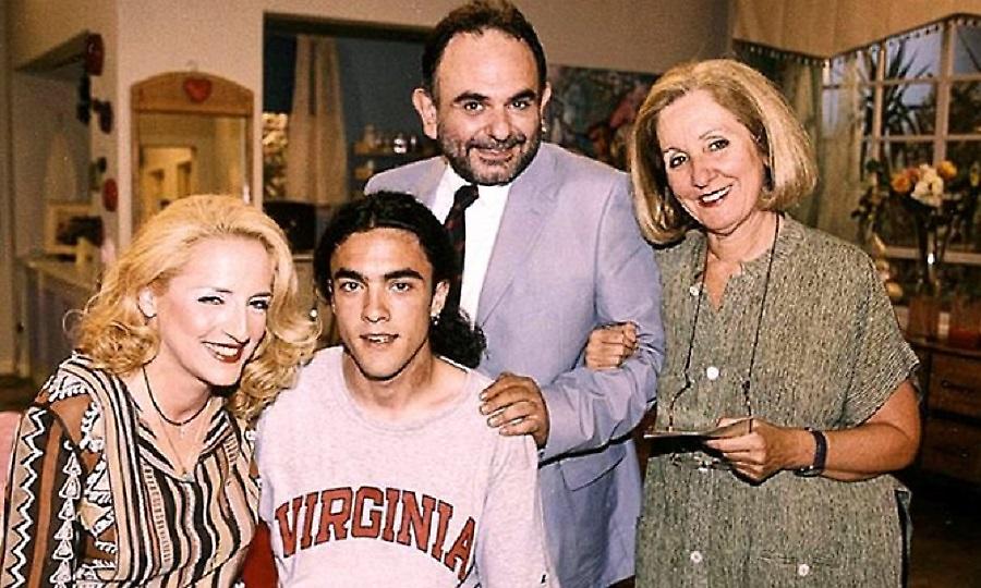 Και όμως την πατήσαμε όλοι:Δεν τραγουδάνε τα «Ημισκούμπρια» το τραγούδι της σειράς «10 λεπτά κήρυγμα