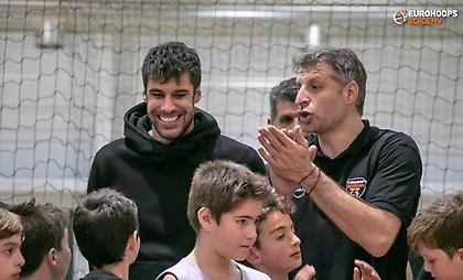 Η επίσκεψη…έκπληξη του Γιώργου Πρίντεζη στο Eurohoops Dome! (video + pics)