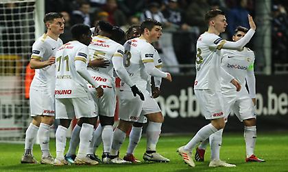 Συνεχίζει απτόητη η Γκενκ