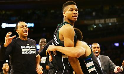 Περιμένουν τους Νικς με highlights του Αντετοκούνμπο οι Μπακς (video)