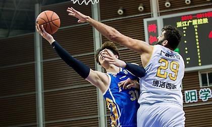 Χαμογέλασαν ξανά οι Λάιονς με καλό Μπουρούση