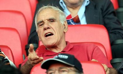 Ντοκουμέντο: Δείτε μοναδική φωτογραφία του Νίκου Αλέφαντου όταν ήταν ποδοσφαιριστής