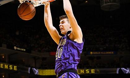 Λέικερς: Η χρυσή ευκαιρία του Ίβιτσα Ζούμπατς και την… εκμεταλλεύεται (video)