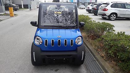 Ελληνικό ηλεκτρικό αυτοκίνητο: «Καίει» μόλις 1 ευρώ ανά 100 χλμ και παρκάρει σε θέση κάδου