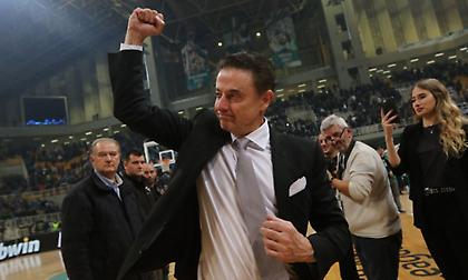 Πιτίνο: «Εξαιρετικοί οι συνεργάτες μου. Προετοίμασαν τους παίκτες και εμένα»