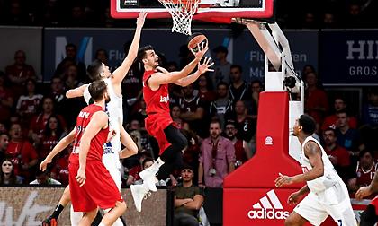 «Ανατροπή» και όγδοη νίκη για Μπάγερν