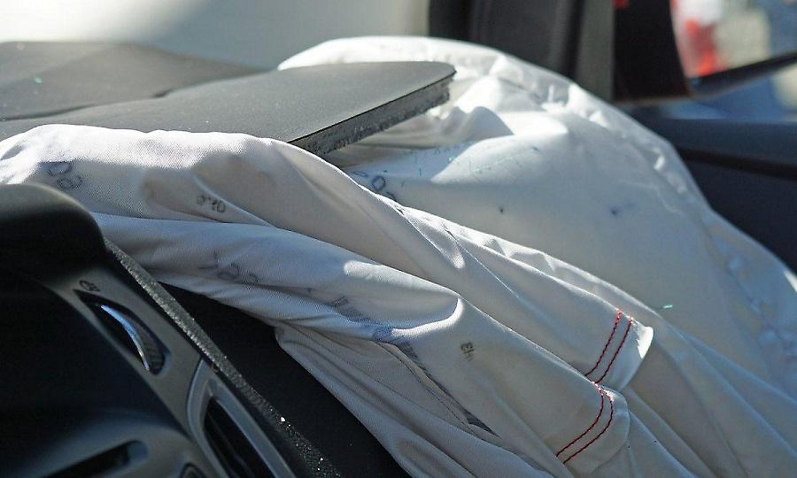 Μετωπική σύγκρουση: Η στιγμή που σταματάς να σκέφτεσαι (video)