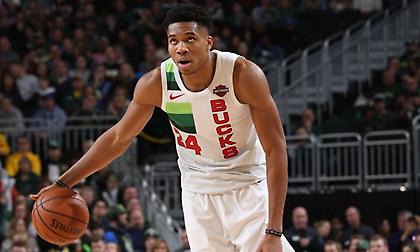 Όργια και τριπλ-νταμπλ από Γιάννη