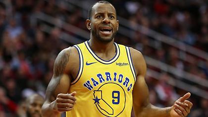 Η παράξενη αποβολή του Ιγκουοντάλα (video)